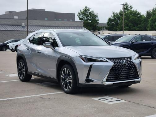 Iridium 2026 Lexus UX 300h Base
