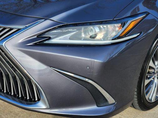 2020 Lexus ES 300h Premium