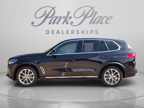Black Sapphire Metallic 2020 BMW X5 sDrive40i
