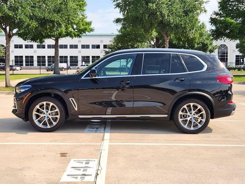 Black Sapphire Metallic 2020 BMW X5 sDrive40i