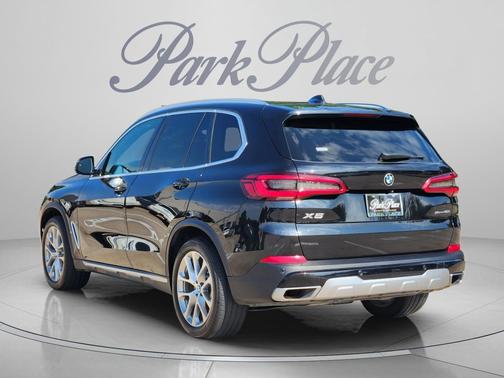 Black Sapphire Metallic 2020 BMW X5 sDrive40i