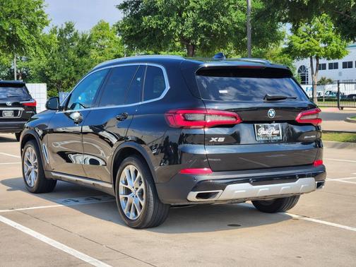 Black Sapphire Metallic 2020 BMW X5 sDrive40i