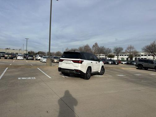 2026 Lexus LX 700h Luxury