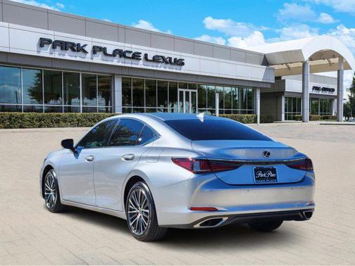 2025 Lexus ES 350 Base