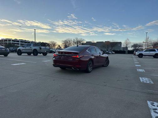 2024 Lexus ES 350 Ultra Luxury