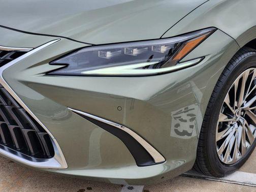 2024 Lexus ES 350 Ultra Luxury