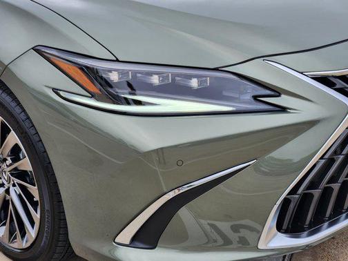 2024 Lexus ES 350 Ultra Luxury