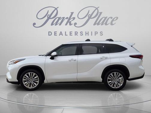 Pearl 2024 Toyota Highlander Platinum