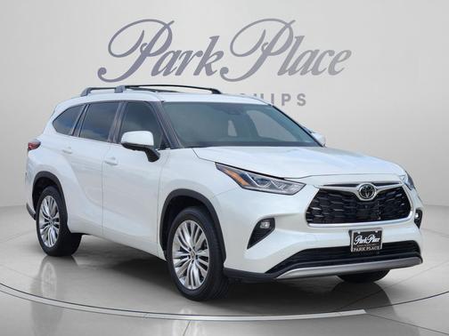 Pearl 2024 Toyota Highlander Platinum