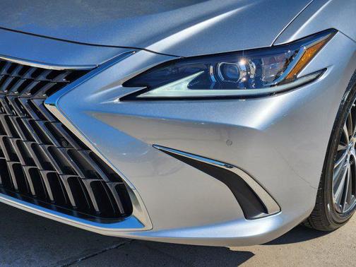 2025 Lexus ES 350 Base