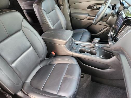 Radiant Red 2023 Chevrolet Traverse RS