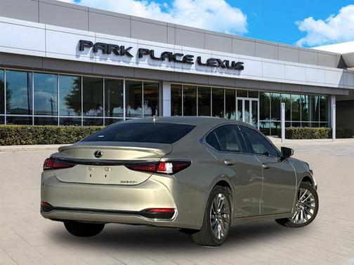 2021 Lexus ES 300h Ultra Luxury