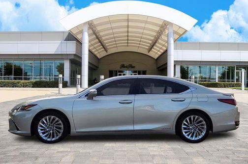 2021 Lexus ES 300h Ultra Luxury