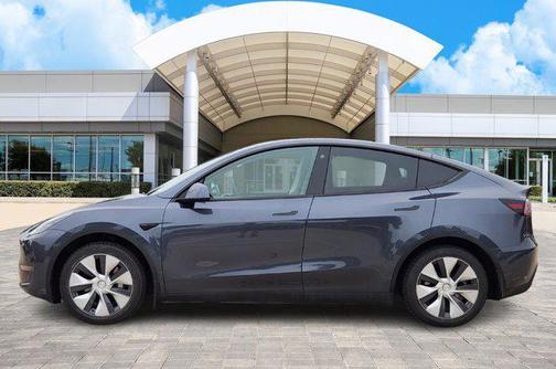 2022 Tesla Model Y Long Range Dual Motor All-Wheel Drive
