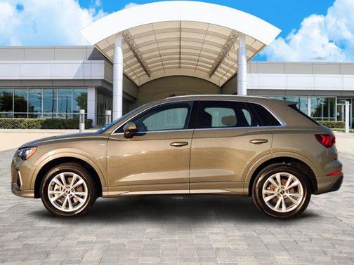 2022 Audi Q3 45 S line Premium