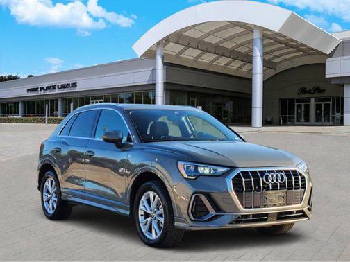 2022 Audi Q3 45 S line Premium
