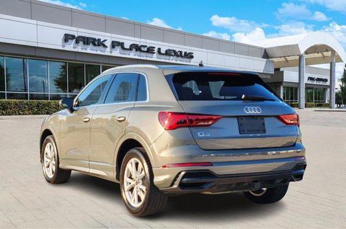 2022 Audi Q3 45 S line Premium