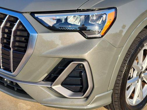 2022 Audi Q3 45 S line Premium