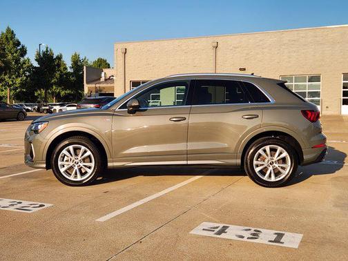 2022 Audi Q3 45 S line Premium