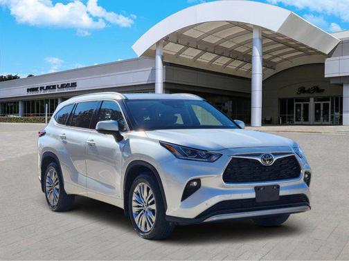 2025 Toyota Highlander Hybrid Platinum