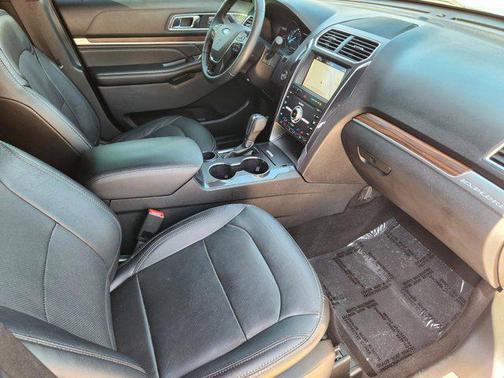 Ingot Silver 2019 Ford Explorer Limited
