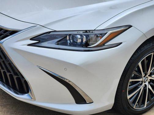 2025 Lexus ES 350 Base