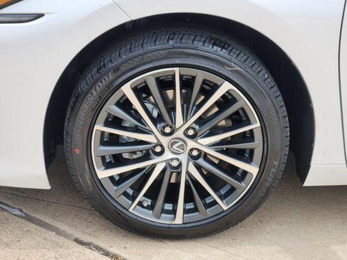 2025 Lexus ES 350 Base