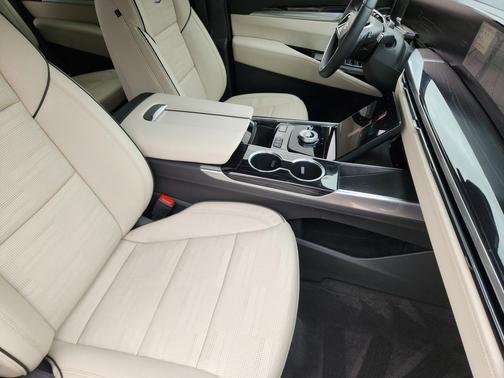 Silver Metallic 2026 Cadillac Escalade Sport