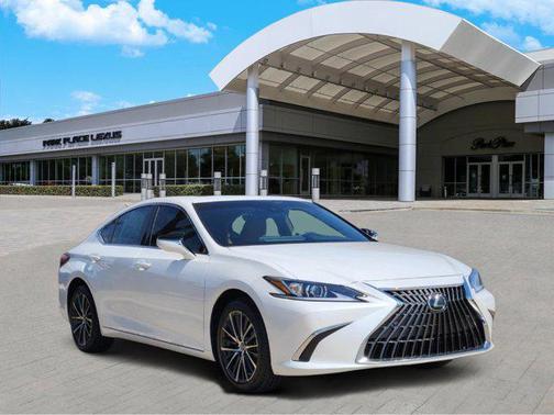 2025 Lexus ES 300h Base