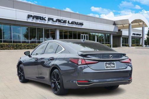 2024 Lexus ES 300h F SPORT Handling