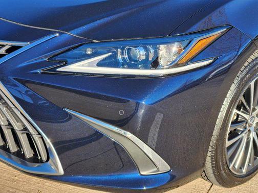 2025 Lexus ES 350 Base