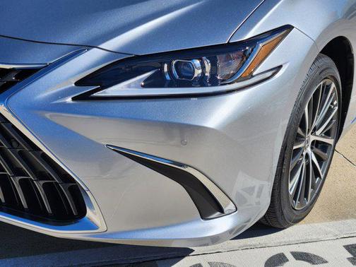 2025 Lexus ES 350 Base