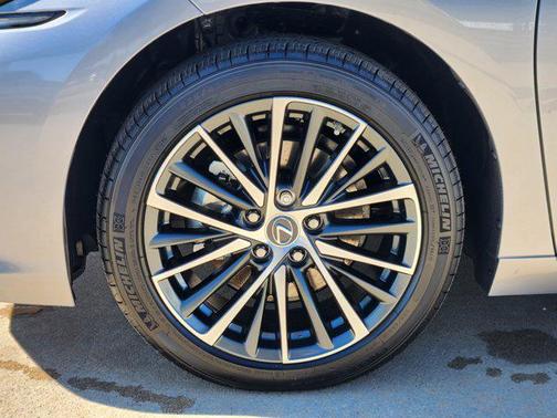 2025 Lexus ES 350 Base