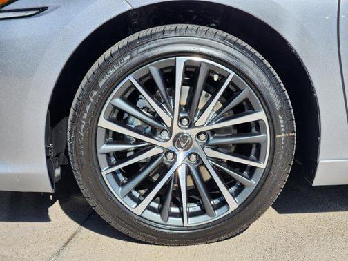 2025 Lexus ES 350 Base