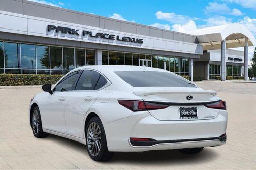 2025 Lexus ES 300h Luxury