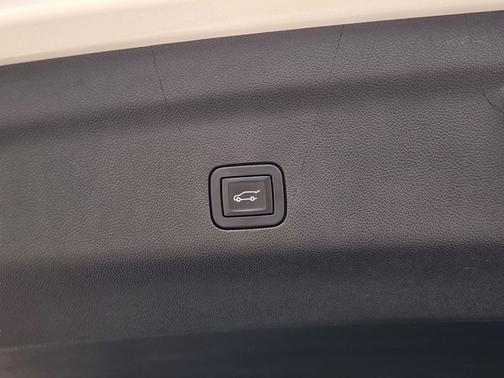 White Frost 2023 GMC Yukon 4WD AT4
