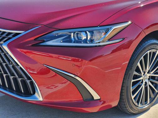 Matador Red Mica 2025 Lexus ES 350 Premium