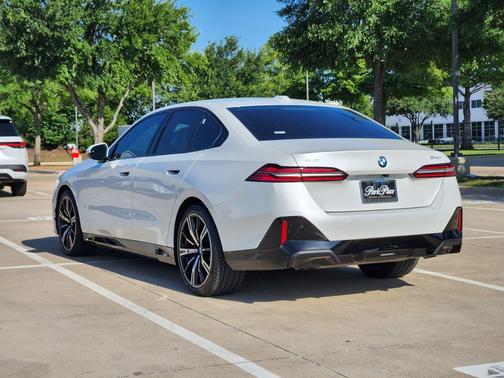 White Metallic 2026 BMW 540 xDrive