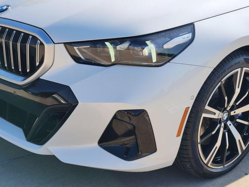 White Metallic 2026 BMW 540 xDrive