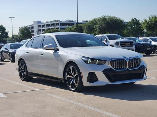 White Metallic 2026 BMW 540 xDrive
