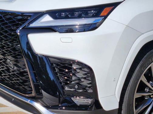 2025 Lexus LX 700h F SPORT