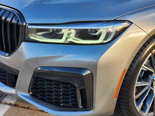 2021 BMW 740 740i
