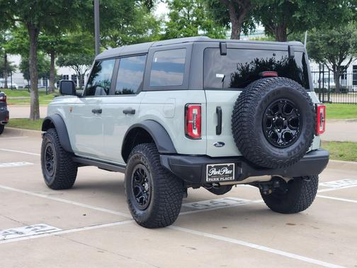 Cactus Gray 2023 Ford Bronco Badlands