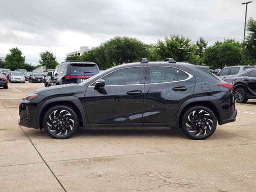 Caviar 2025 Lexus UX 300h Base