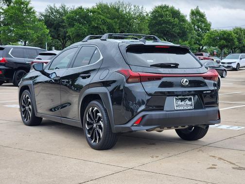 Caviar 2025 Lexus UX 300h Base