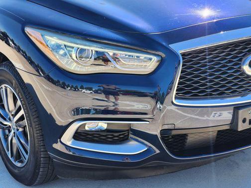 2016 INFINITI QX60 Base