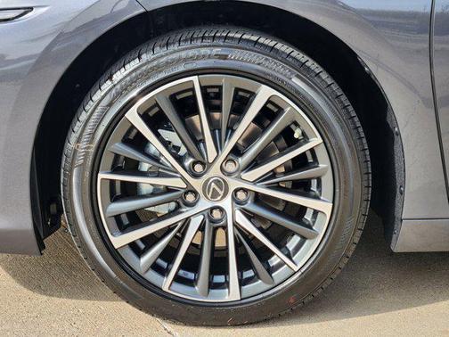 2025 Lexus ES 350 Base