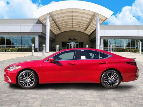 2025 Lexus ES 300h Base