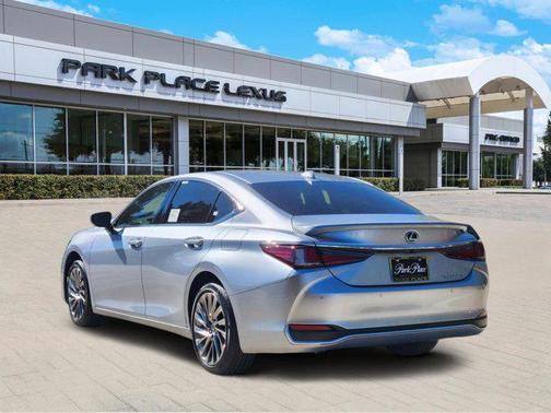 2025 Lexus ES 300h Ultra Luxury