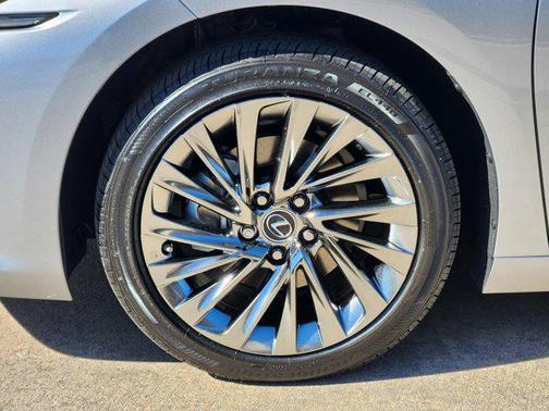 2025 Lexus ES 300h Ultra Luxury